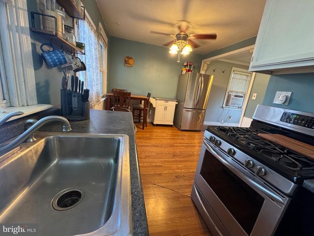 6 JAMES RD, Hatboro, PA 19040