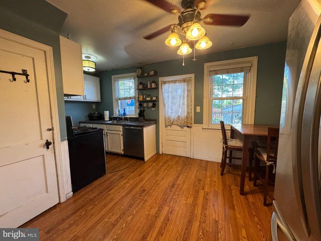 6 JAMES RD, Hatboro, PA 19040