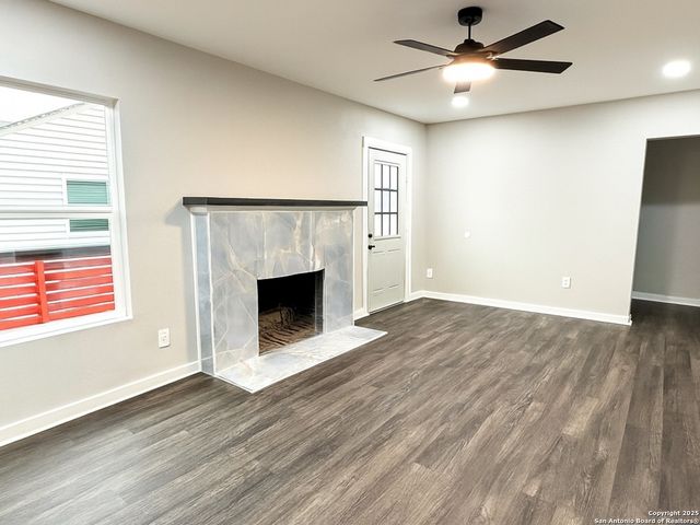 1614 Steves, San Antonio, TX 78210