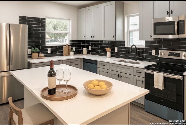 1614 Steves, San Antonio, TX 78210