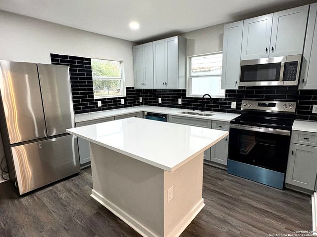 1614 Steves, San Antonio, TX 78210