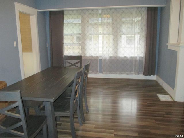 1013 S 8TH Street, Pekin, IL 61554