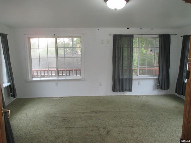 1013 S 8TH Street, Pekin, IL 61554