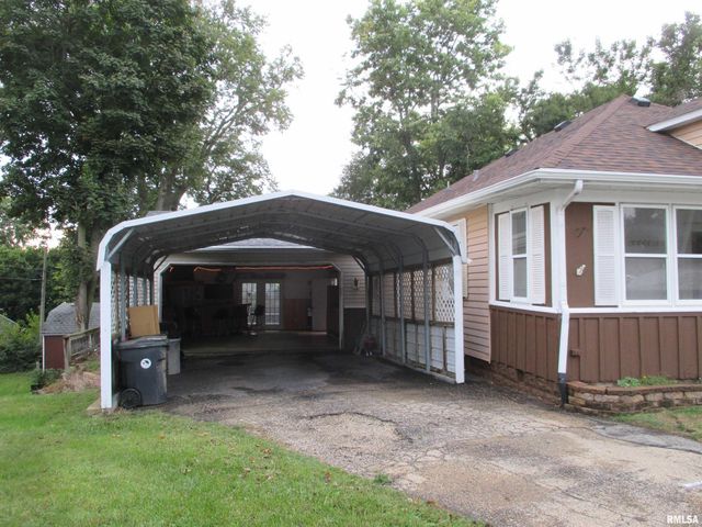 1013 S 8TH Street, Pekin, IL 61554