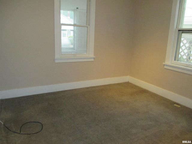 1013 S 8TH Street, Pekin, IL 61554