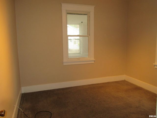 1013 S 8TH Street, Pekin, IL 61554