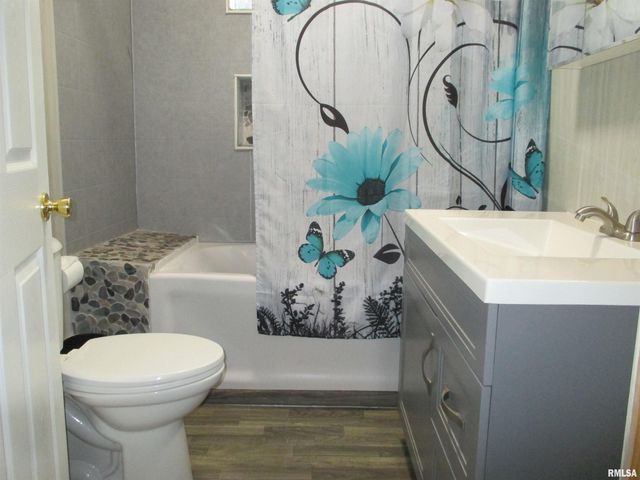 1013 S 8TH Street, Pekin, IL 61554