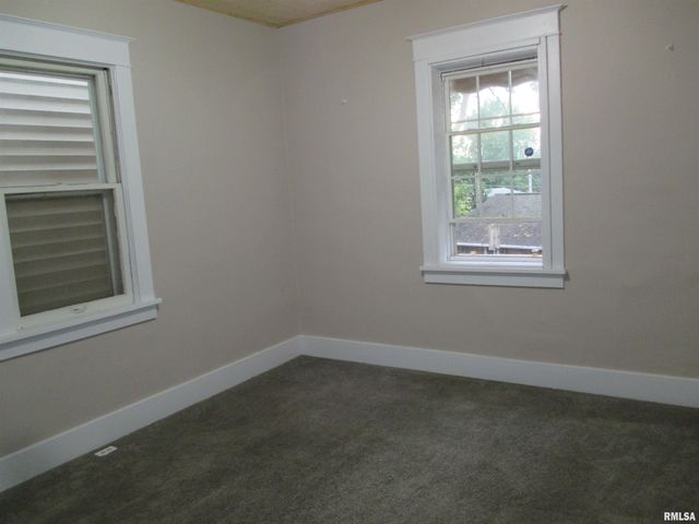 1013 S 8TH Street, Pekin, IL 61554