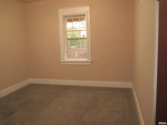 1013 S 8TH Street, Pekin, IL 61554