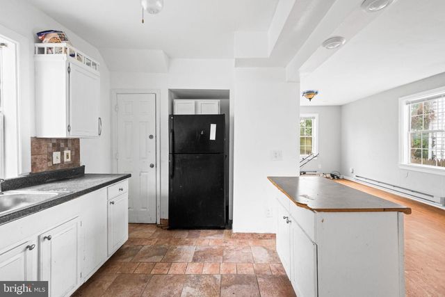 4227 GAULT PL NE, Washington, DC 20019