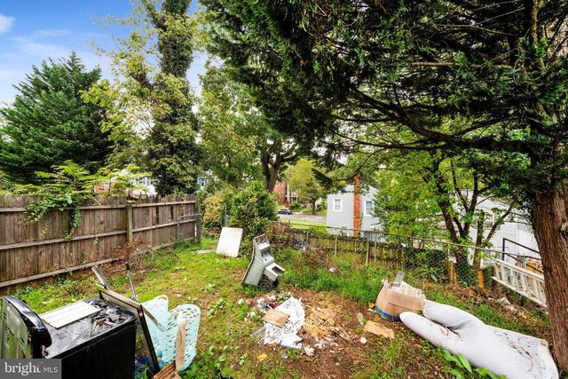 4227 GAULT PL NE, Washington, DC 20019