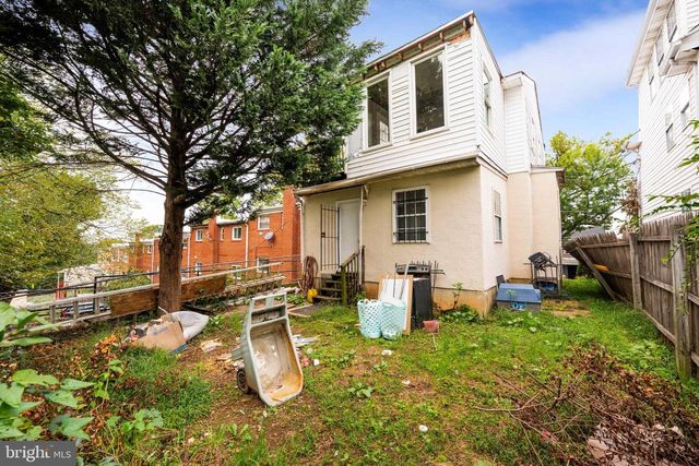 4227 GAULT PL NE, Washington, DC 20019