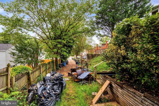 4227 GAULT PL NE, Washington, DC 20019