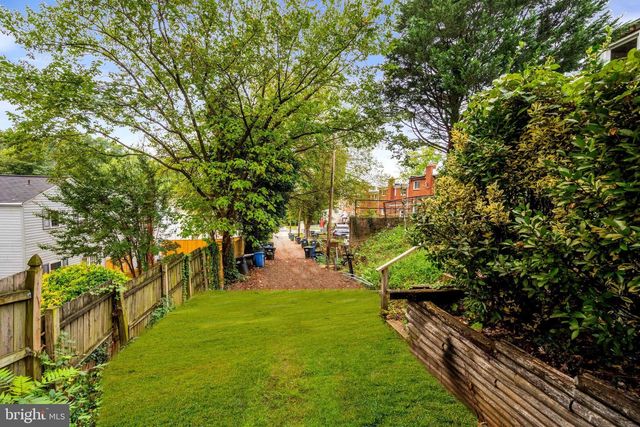 4227 GAULT PL NE, Washington, DC 20019