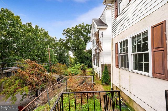 4227 GAULT PL NE, Washington, DC 20019