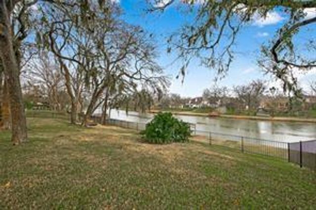 4910 Waterbeck Street, Fulshear, TX 77441