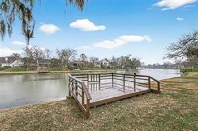 4910 Waterbeck Street, Fulshear, TX 77441