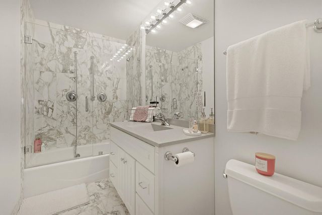 19W115 17th Place, Lombard, IL 60148
