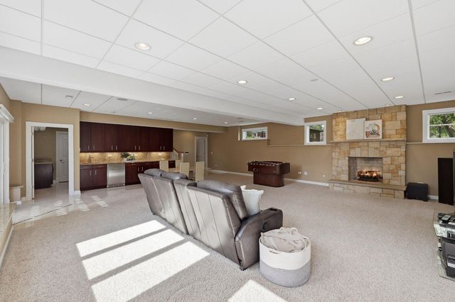 19W115 17th Place, Lombard, IL 60148