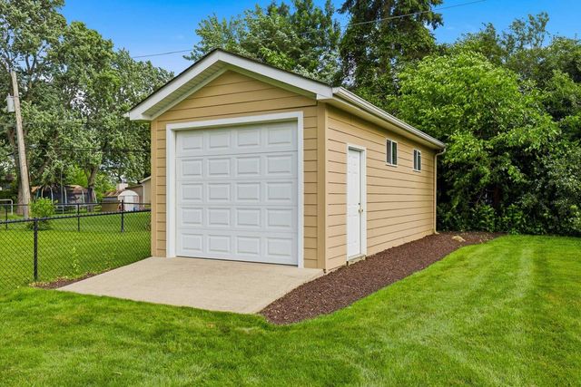 19W115 17th Place, Lombard, IL 60148