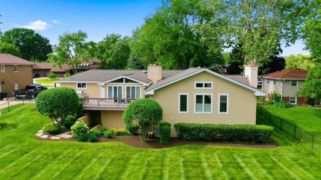 19W115 17th Place, Lombard, IL 60148