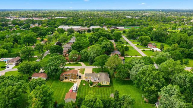 19W115 17th Place, Lombard, IL 60148