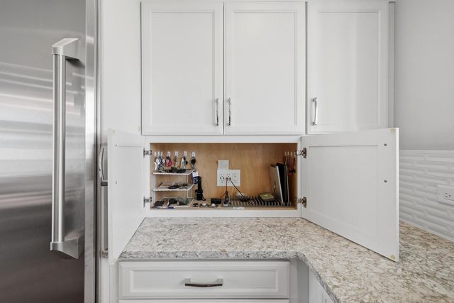 19W115 17th Place, Lombard, IL 60148
