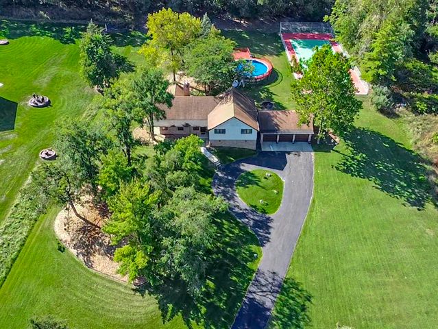 3317 E Buried Oak Drive, Crete, IL 60417