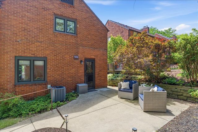 332 Sleepy Hollow ROAD, Mt Lebanon, PA 15228