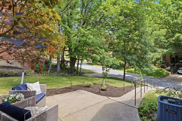 332 Sleepy Hollow ROAD, Mt Lebanon, PA 15228