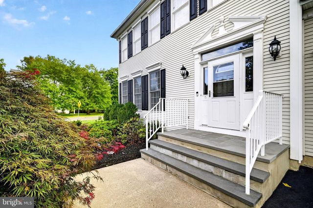 86 CHICORY LN, Pennington, NJ 08534