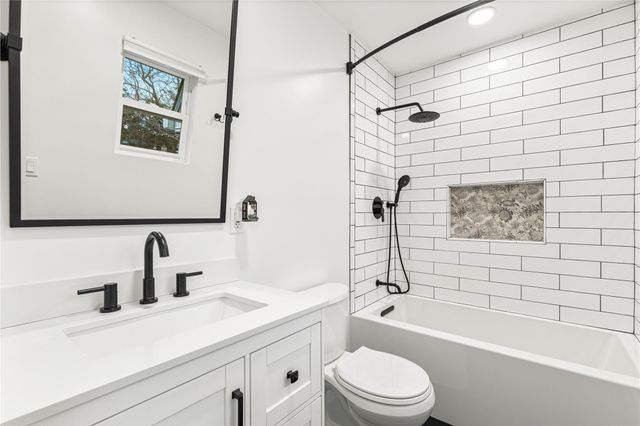 1402 Henry Avenue, Mamaroneck, NY 10543