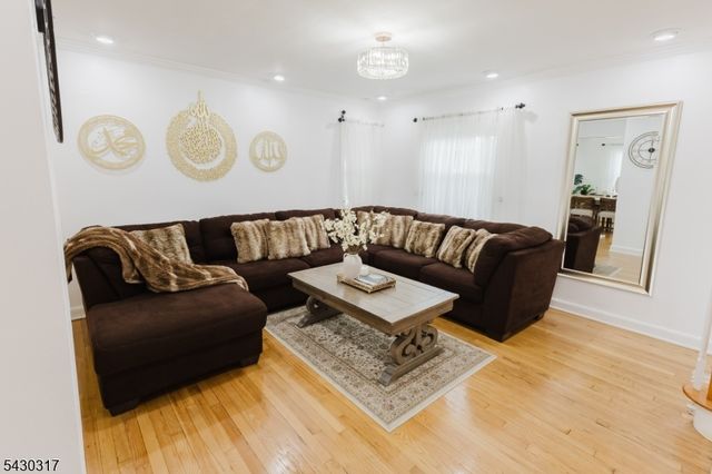 382 Martin Rd, Union Twp., NJ 07083