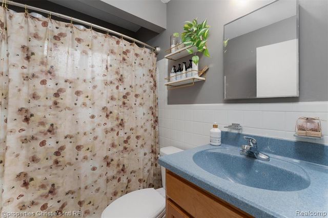 20312 Yale Street, Saint Clair Shores, MI 48081