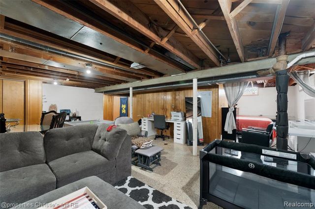 20312 Yale Street, Saint Clair Shores, MI 48081