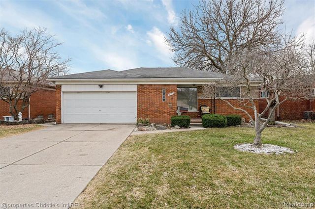 20312 Yale Street, Saint Clair Shores, MI 48081