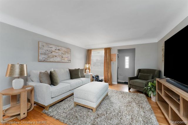 20312 Yale Street, Saint Clair Shores, MI 48081