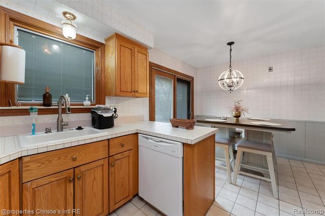 20312 Yale Street, Saint Clair Shores, MI 48081