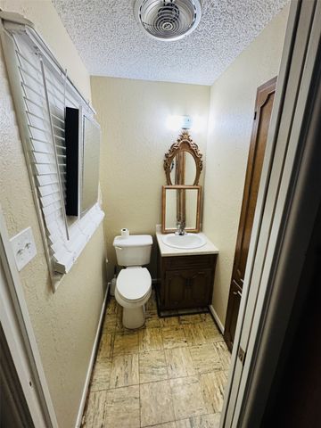 2440 Cleveland, Paris, TX 75460