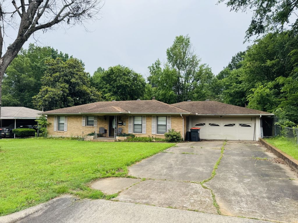 2440 Cleveland, Paris, TX 75460
