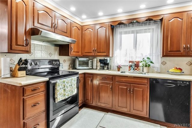 155 Angelacrest Lane, West Seneca, NY 14224