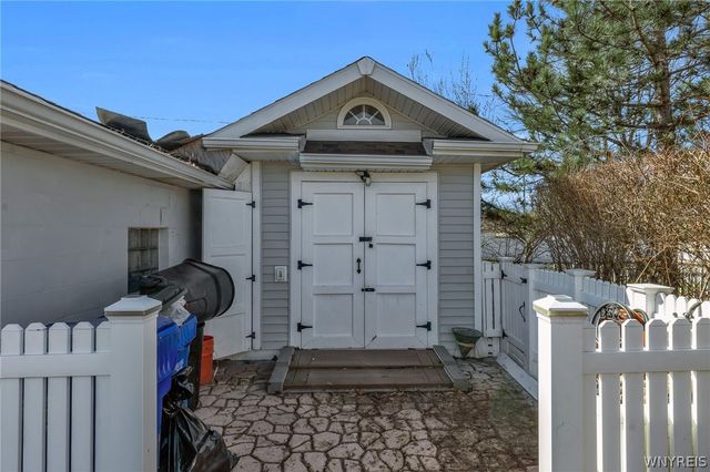 155 Angelacrest Lane, West Seneca, NY 14224