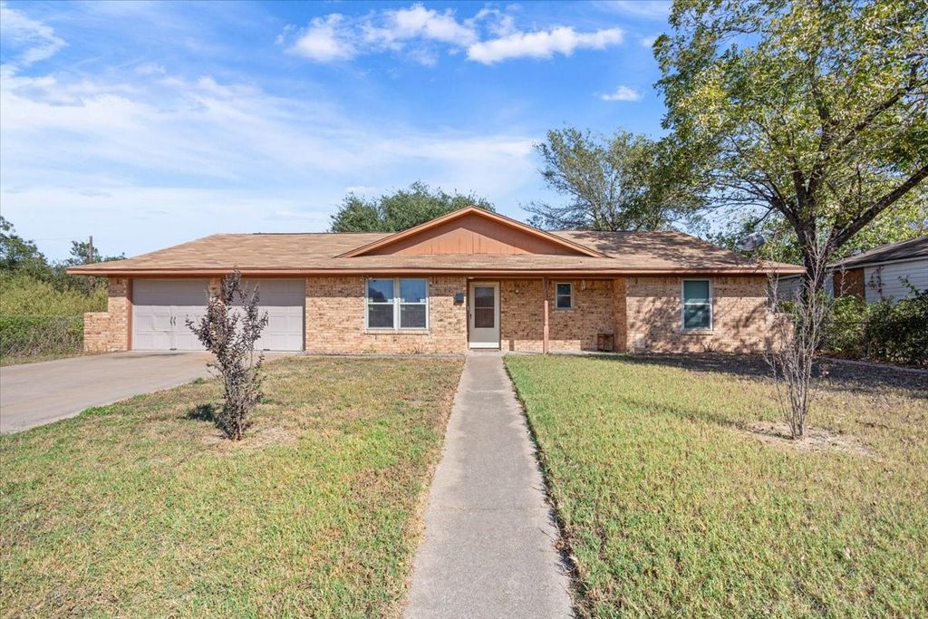 525 San Antonio Street, Marlin, TX 76661