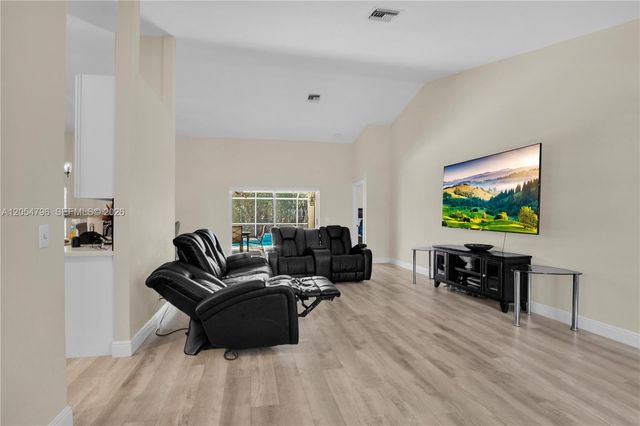 6610 NW 41st Terrace, Coconut Creek, FL 33073
