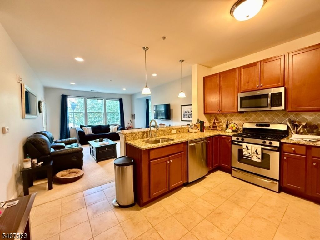 5105 Sanctuary Blvd 5105, Riverdale Boro, NJ 07457 — exterior