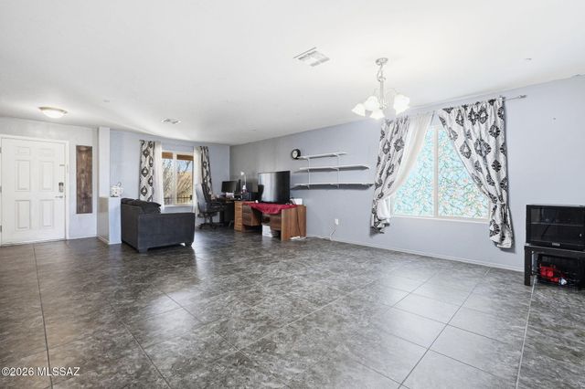 12490 E Camino Ambato, Vail, AZ 85641