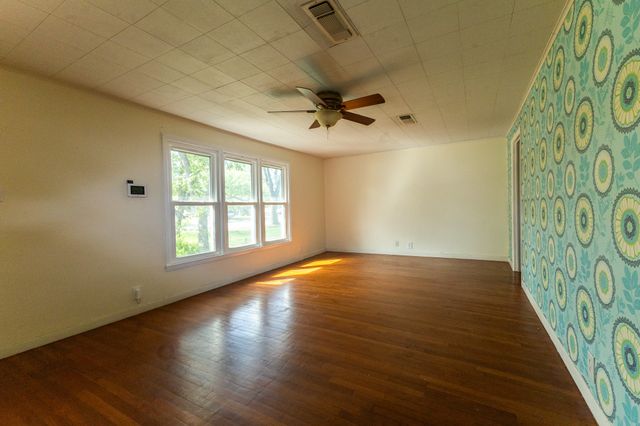 2010 4th Street, Brownwood, TX 76801
