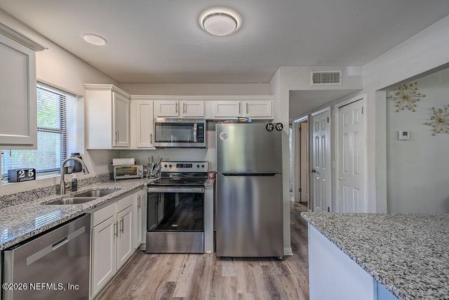 7580 STRATO Road, Jacksonville, FL 32210