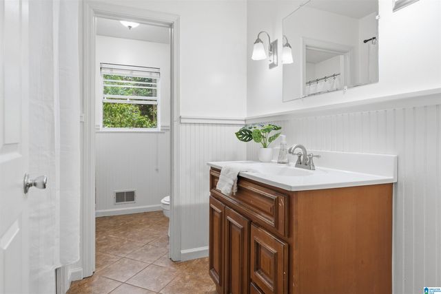 2452 FRESNO DRIVE, Vestavia Hills, AL 35216