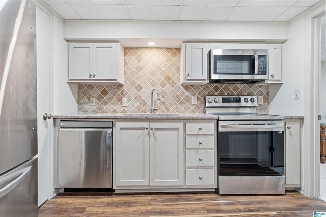 2452 FRESNO DRIVE, Vestavia Hills, AL 35216